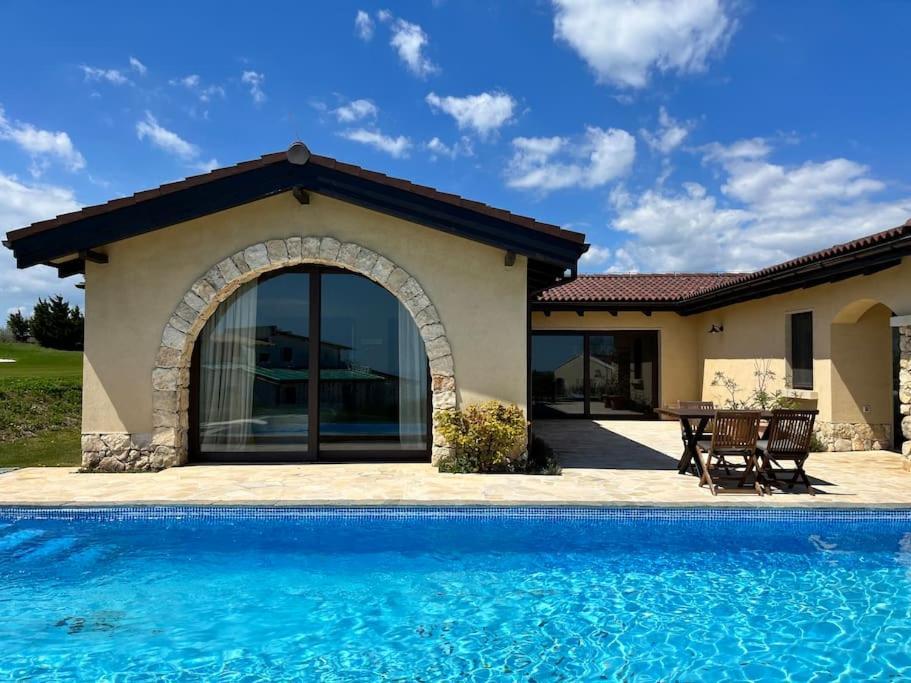 Private Villa At Blacksearama Golf & Villas Resort Балчик Екстериор снимка